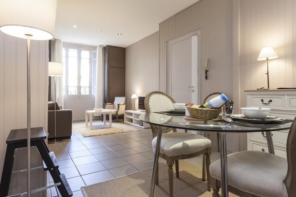 Charmants Appartements Centre Ville Montpellier Quarto foto