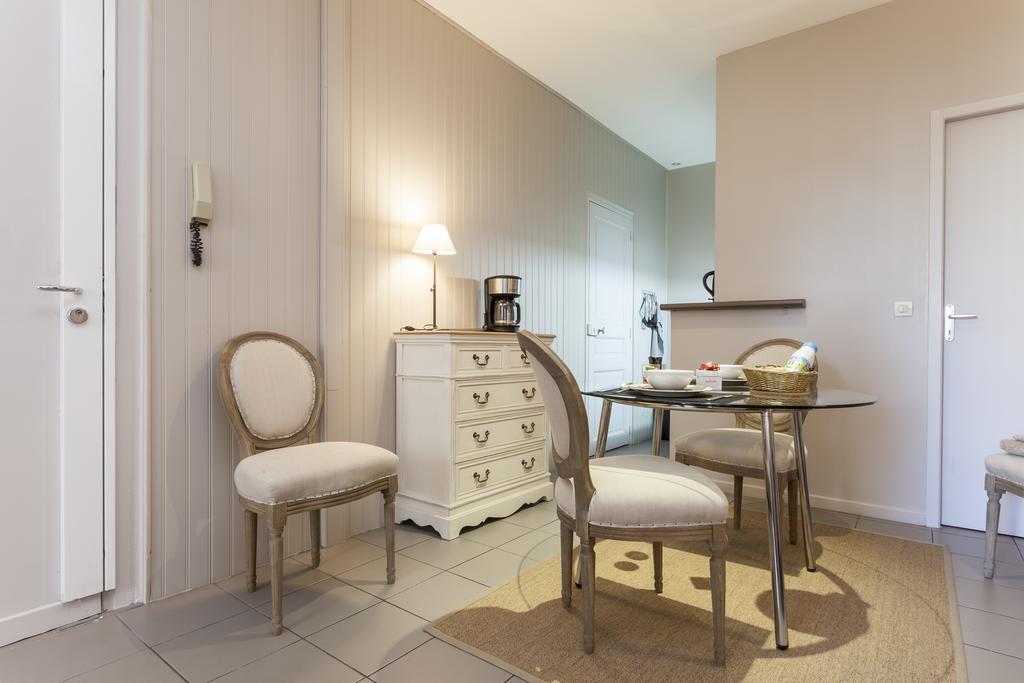 Charmants Appartements Centre Ville Montpellier Quarto foto